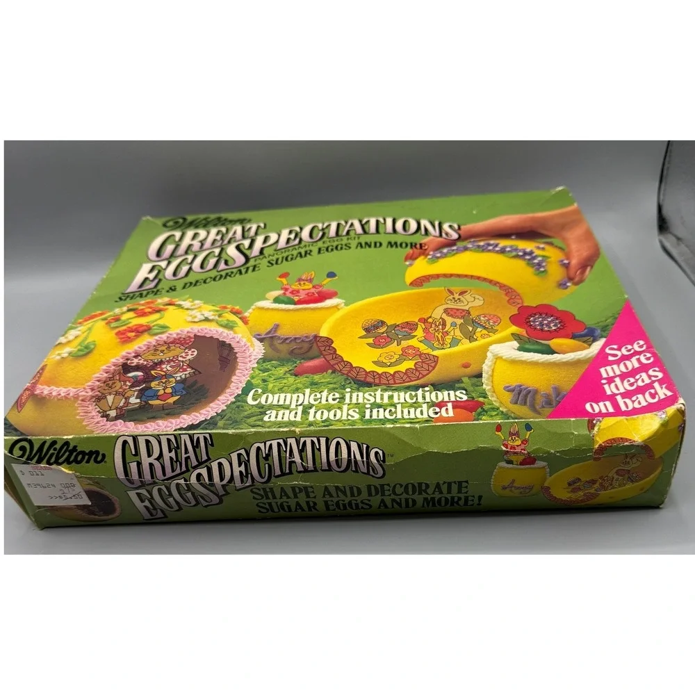 Vintage 1978 Wilton Great Eggspectations Panoramic Sugar Egg Decorating Kit 2114